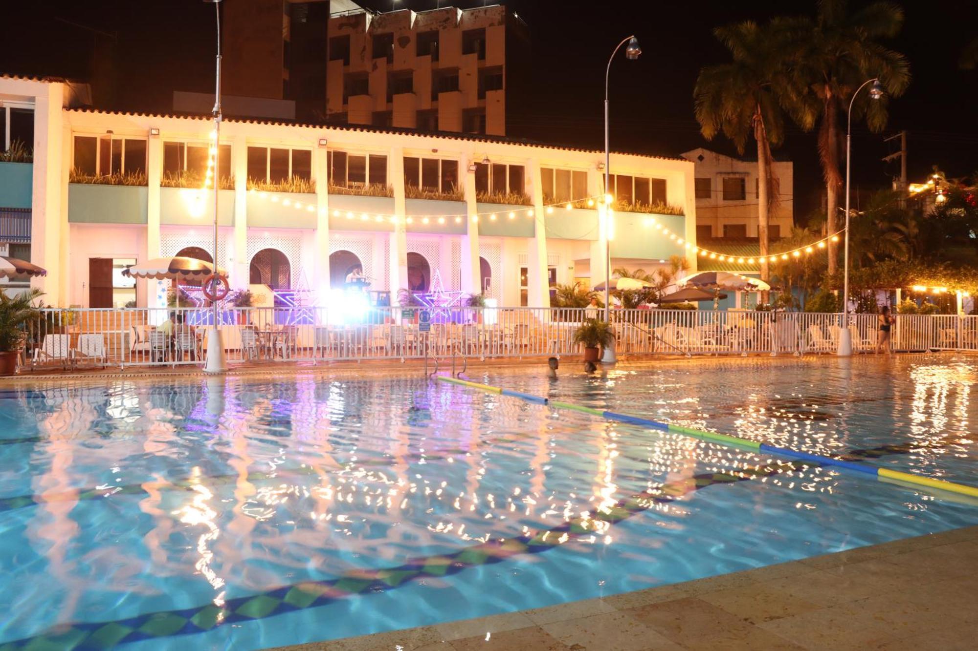 Hotel Bachue จีราร์ดอท ภายนอก รูปภาพ
