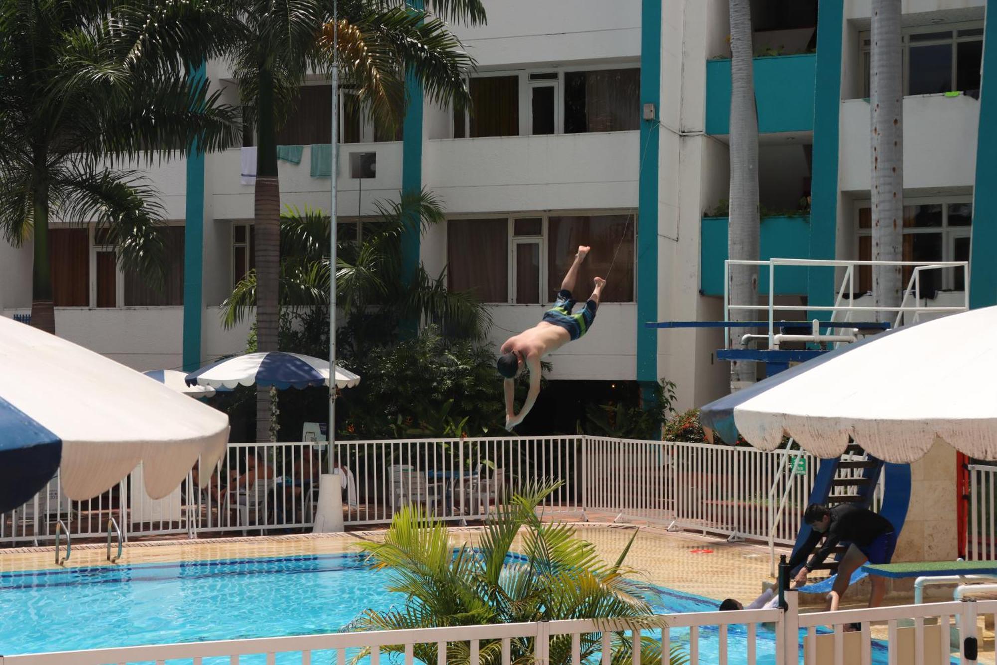 Hotel Bachue จีราร์ดอท ภายนอก รูปภาพ