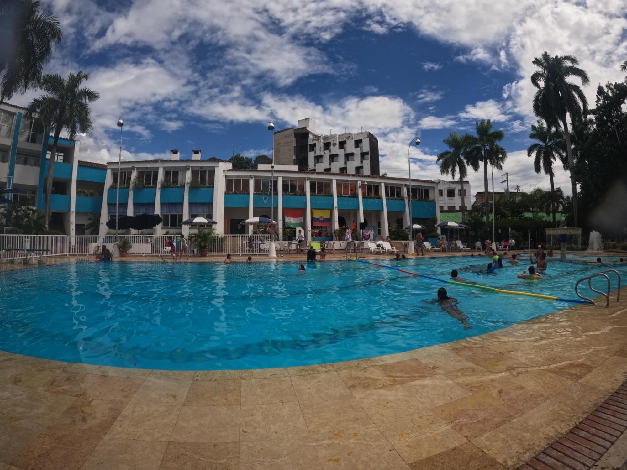 Hotel Bachue จีราร์ดอท ภายนอก รูปภาพ