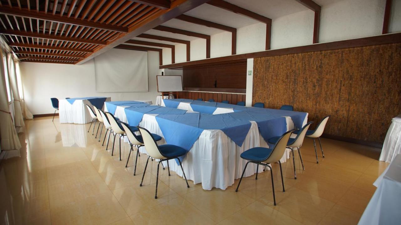 Hotel Bachue จีราร์ดอท ภายนอก รูปภาพ