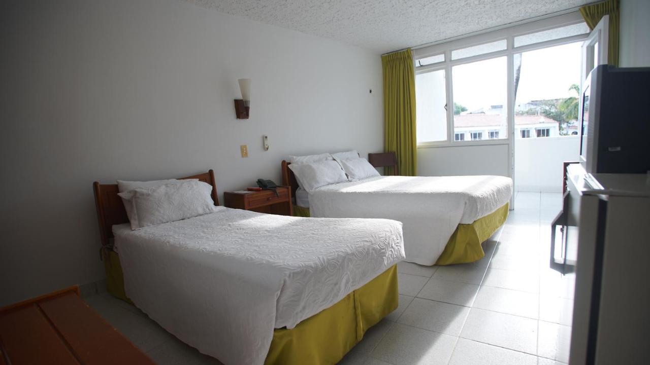 Hotel Bachue จีราร์ดอท ภายนอก รูปภาพ