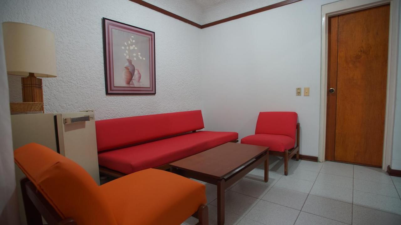 Hotel Bachue จีราร์ดอท ภายนอก รูปภาพ